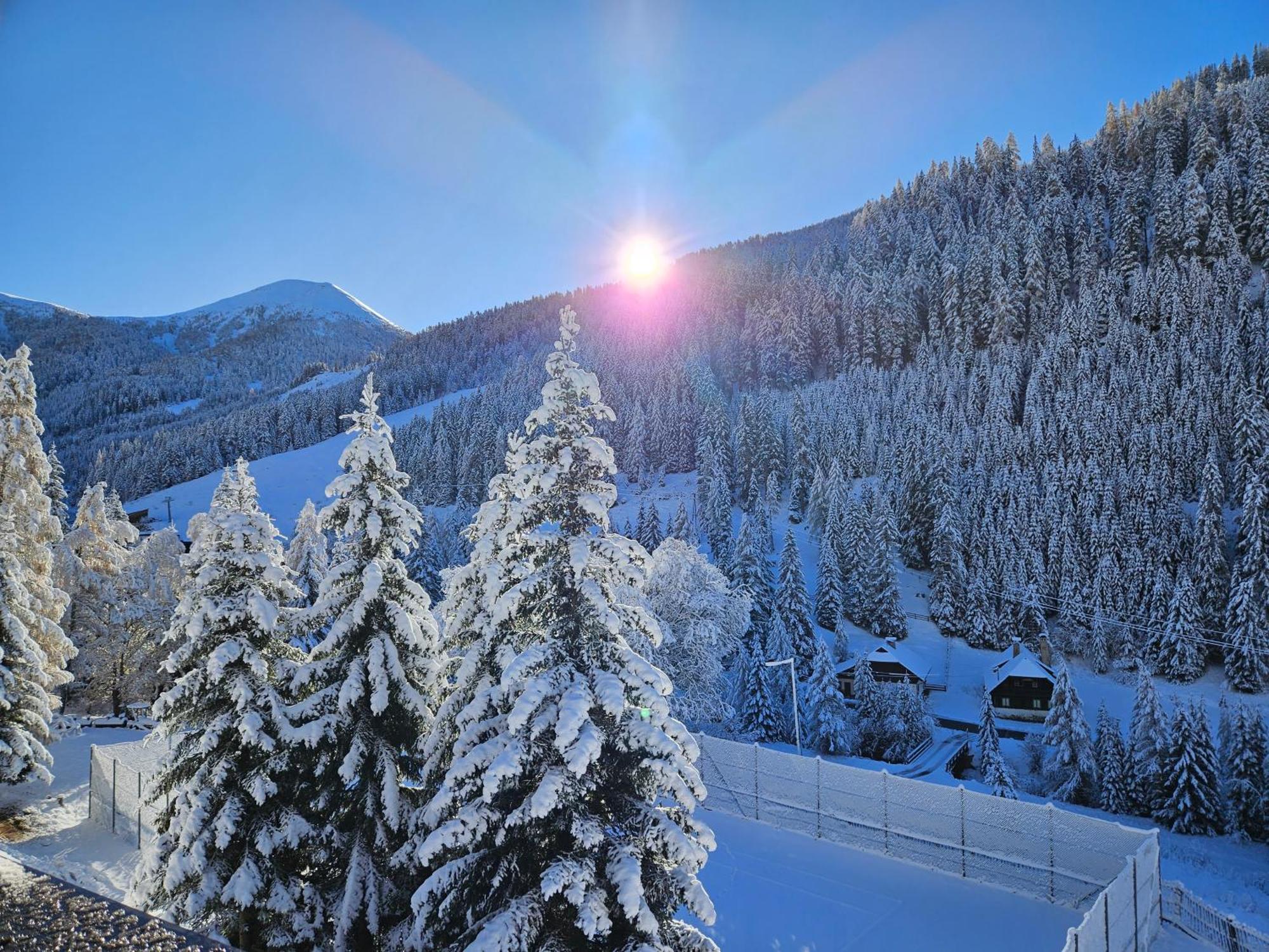 Kinder- Und Familienhotel Nockalm Innerkrems Luaran gambar