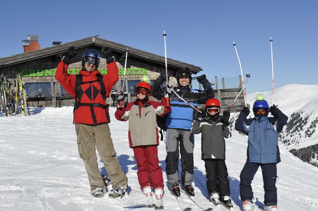Kinder- Und Familienhotel Nockalm Innerkrems Luaran gambar
