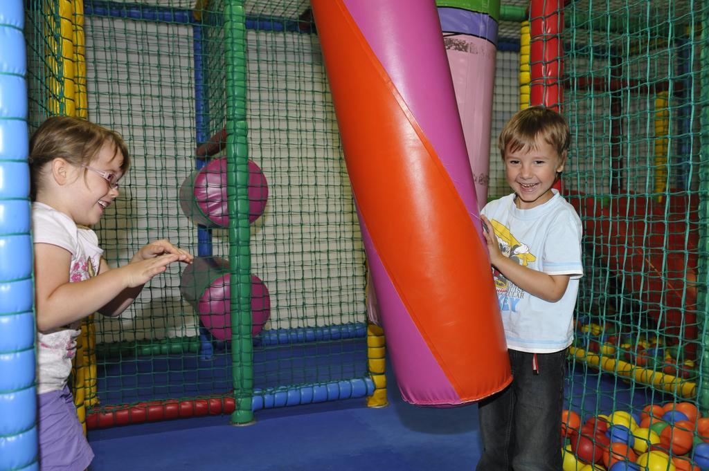 Kinder- Und Familienhotel Nockalm Innerkrems Luaran gambar