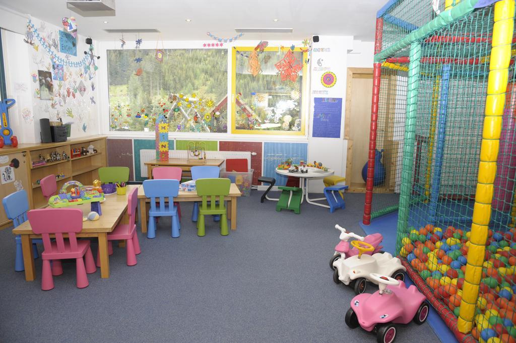 Kinder- Und Familienhotel Nockalm Innerkrems Luaran gambar