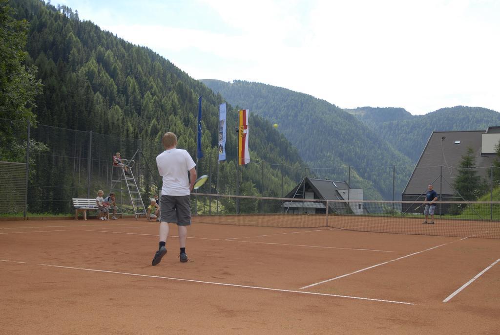 Kinder- Und Familienhotel Nockalm Innerkrems Luaran gambar